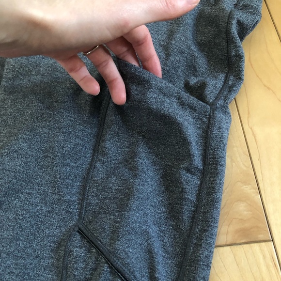 🧘♀️🏃♀️Grey Lululemon Tights with Side Pockets - Picture 3 of 6